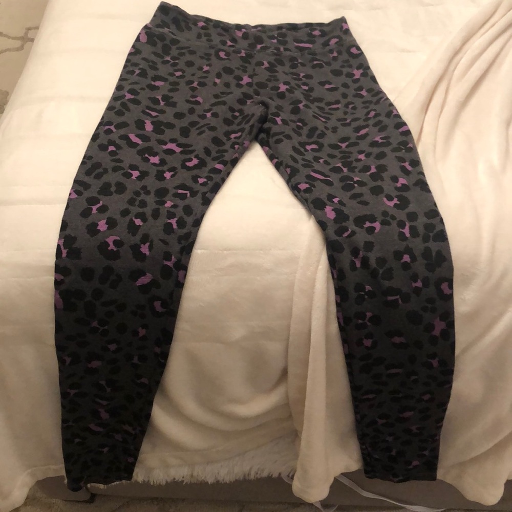 Sundry Leopard print yoga pants